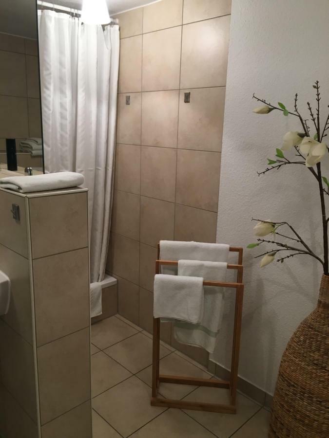 Eberl Hotel Pension Muenchen Feldmoching Bagian luar foto