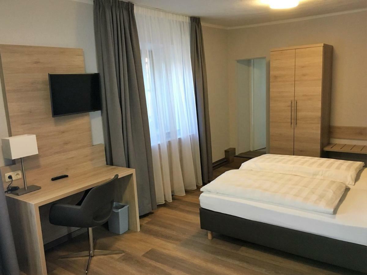 Eberl Hotel Pension Muenchen Feldmoching Bagian luar foto